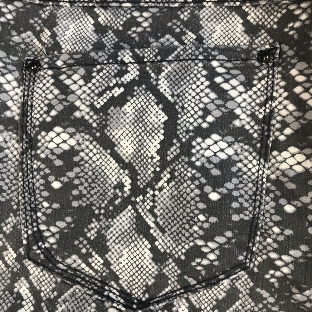 Seven7 - Picture 6 of 14